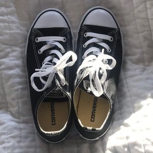 Black converse sneakers
